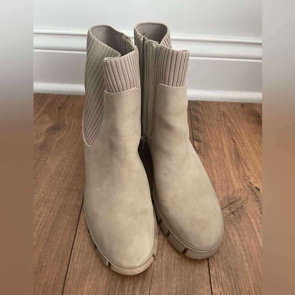 Universal Thread Tan Ankle Booties with Knitted Collar